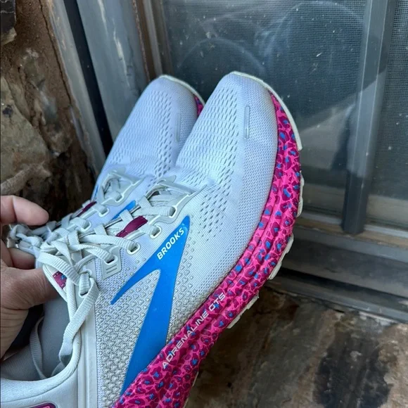 Brooks Women's Running Shoes - White, Blue, Pink - Picture 4 of 16